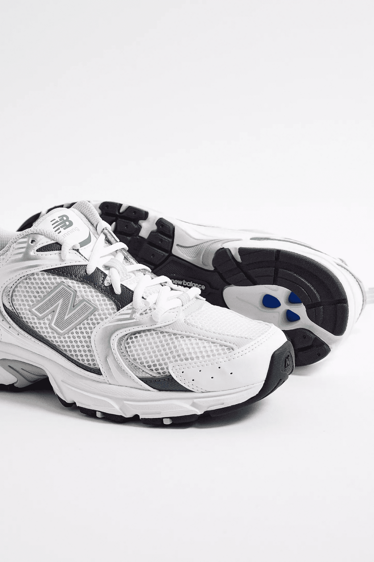 WIN New Balance 530 Trainers - Image 3